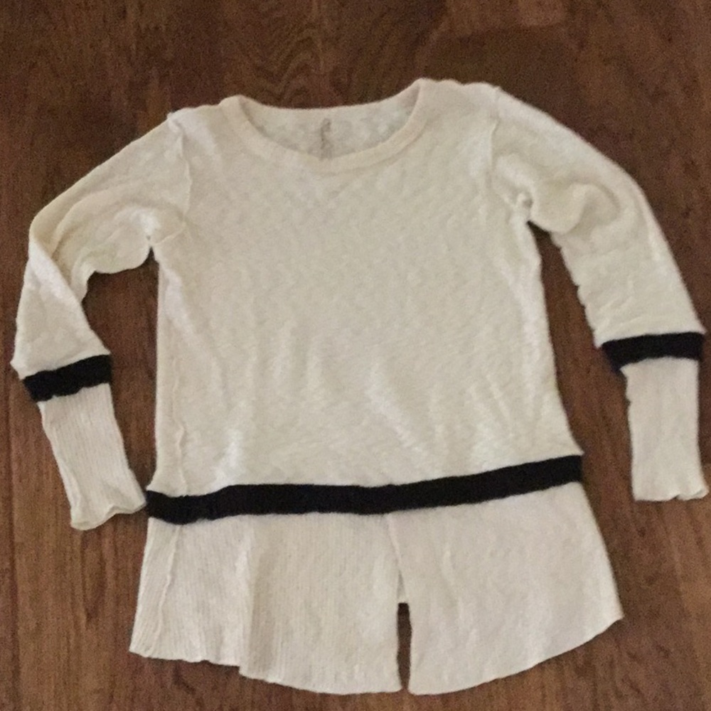 Pete creme sweater with black trim